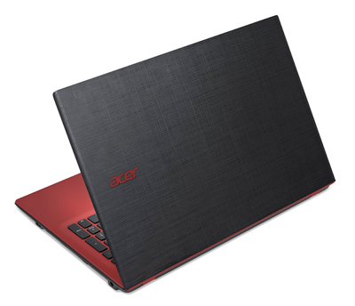 Vista ladeada del portátil Acer Aspire E5-522-40U7