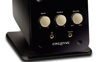 Detalle de los controles de los altavoces Creative Labs GigaWorks T40