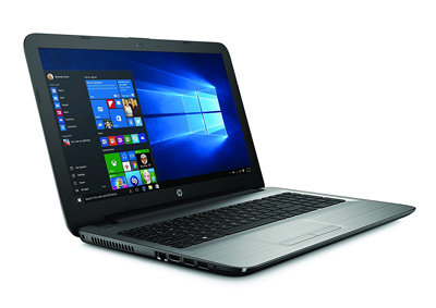 Vista frontal ladeada del portátil HP 15-ay125ns
