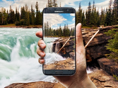 El Samsung S7 edge es resistente al agua y polvo.