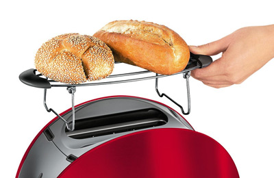 Detalle de la bandeja para bollos del tostador Bosch TAT6104