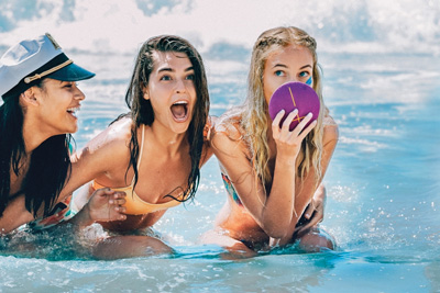 Usando el altavoz Ultimate Ears Roll 2 en el agua