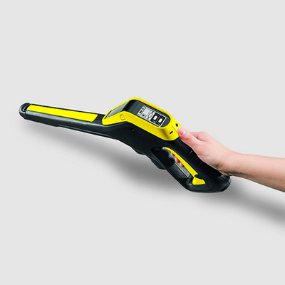 Control de presión y detergente en la hidrolimpiadora Kärcher K5 Premium Full Control Home Wood